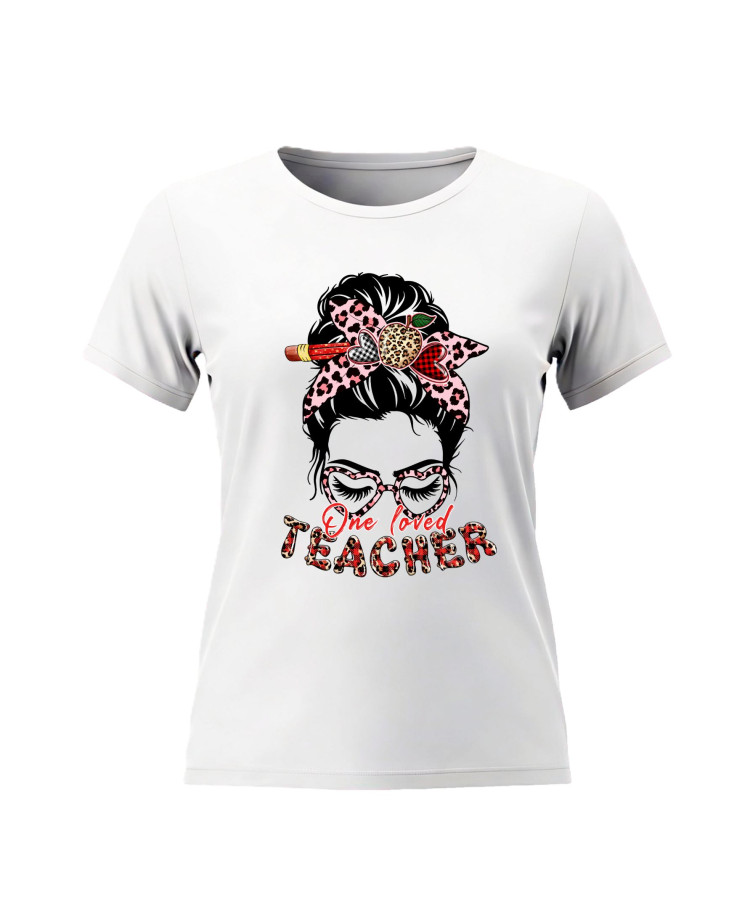 One Loved Teacher – Leopard Bun & Glasses – Teacher T‑shirt One Loved Teacher – Leopard Bun & Glasses – Teacher T‑shirt